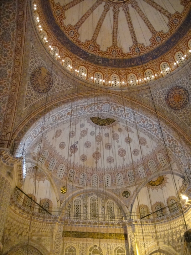 mosque-interior-istanbul