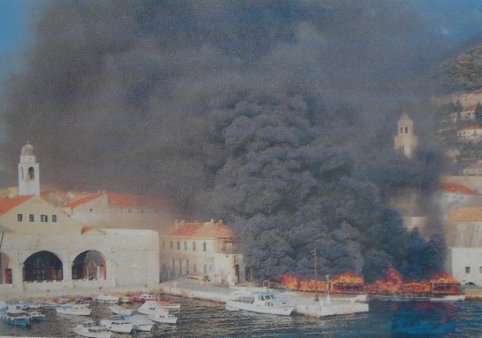 Dubrovnik being shelled in 1991